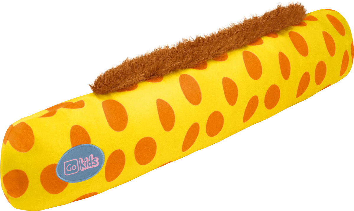 1_9_Giraffe Snuggle Travel Pillow