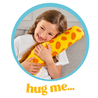 2_7_Giraffe Snuggle Travel Pillow